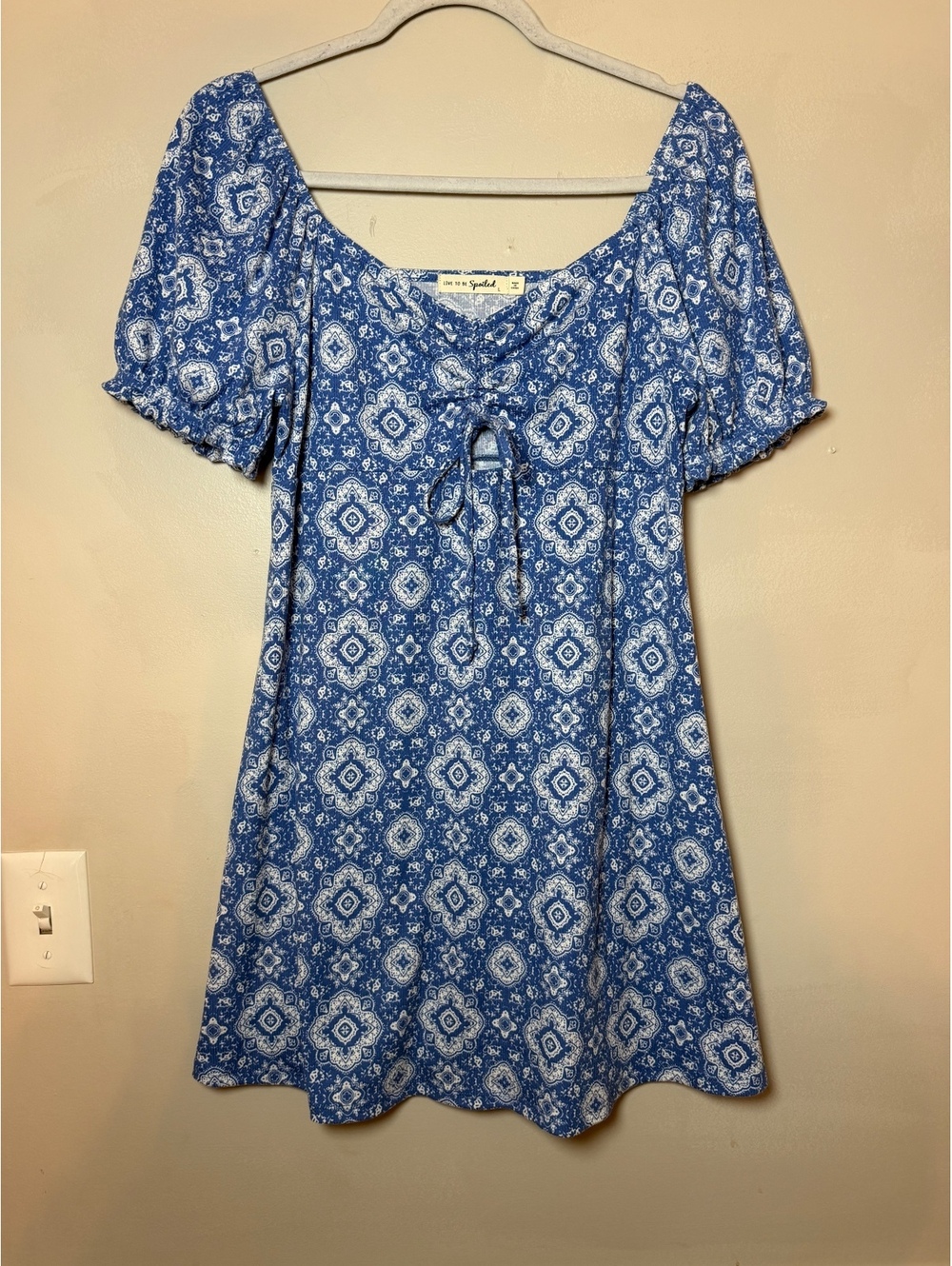Live to Be Spoiled Blue and White Patterned Short Sleeve Mini Dress Size Large
